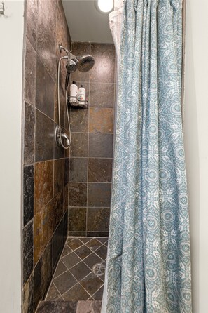 Shower, hair dryer, towels, soap - Luxury Fulton Market Condo - Prime Location
Walking distance to Riverwalk (Chicago)