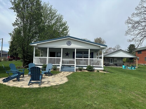 Lake Life Starts Here: 3 Bedroom 2 Bath Home on Lake Shafer