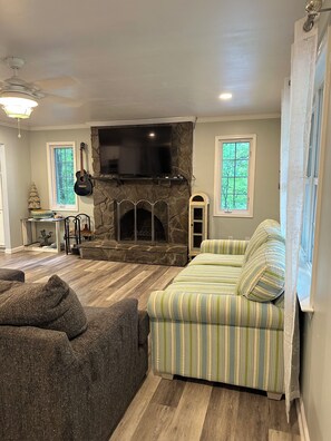Living area - Pet-friendly Lakefront Cottage 180 degree View (Lexington)