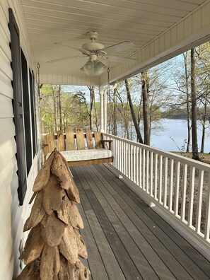 Terrace/patio - Pet-friendly Lakefront Cottage 180 degree View (Lexington)