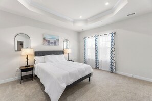 4 bedrooms, free WiFi, bed sheets - Bayside Retreat | Game Garage, Pools, Gym, Balcony (Berlin)