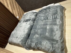 3 makuuhuonetta, vuodevaatteet