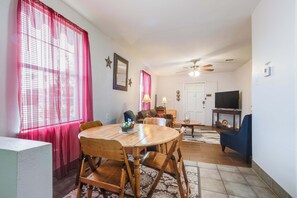 Dining - Modern NOLA House with Yard, Your Mardi Gras Base (New Orleans)