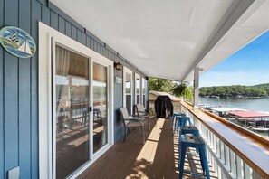 Property grounds - Lake Front |Private Dock |Blue Bungalow|3bed|2bth (Linn Creek)
