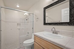 Shower, hair dryer, towels - Steinstrasse Mountain Retreat (Incline Village)