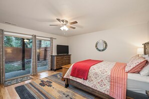 3 bedrooms, desk, iron/ironing board, free WiFi - Steinstrasse Mountain Retreat (Incline Village)