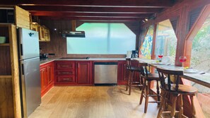 Private kitchen - Sky Caribbean Garden: Bird Nest (Savaneta)