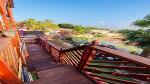 Property grounds - Sky Caribbean Garden: Bird Nest (Savaneta)