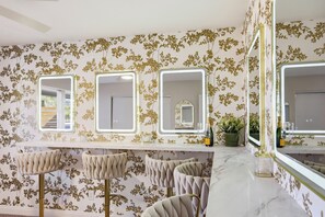 Interior - Luxury Escape - Minutes to Strip - Sleeps 12+ (Las Vegas)