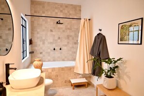 Bathroom - Vrbo Property (Heroica Puebla de Zaragoza)