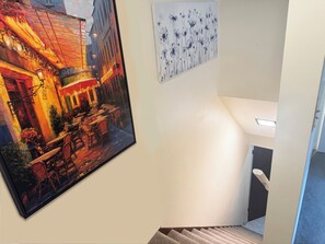 Interior - Cute as Hell!
2-bedroom building in adorable North Tacoma with cool AC comfort! (Tacoma)