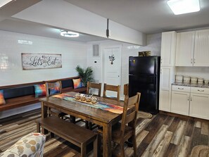 Dining - Pleasant Vistas and Convenience  (Buena Vista)