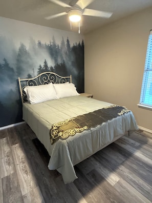 3 bedrooms, travel cot, free WiFi, bed sheets