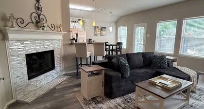 Rustic-Chic Mansfield Matchday Retreat 3-2 Full-Access House