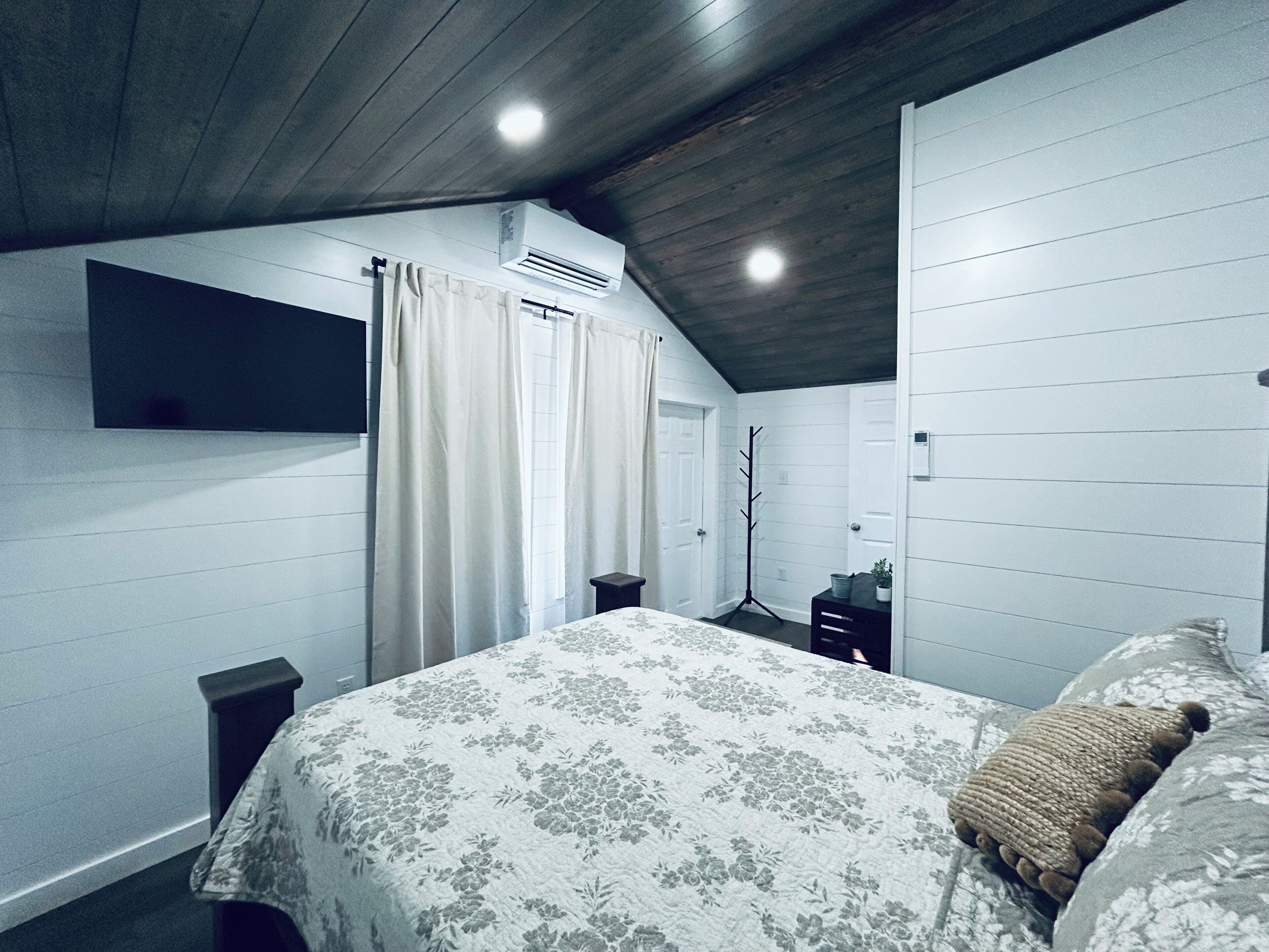 1 habitación, tabla de planchar con plancha, wifi y ropa de cama 
