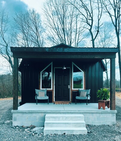 Kate’s Cottage
cozy 1-bedroom cottage nestled in the woods