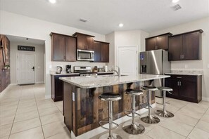 Fridge, microwave, oven, dishwasher - 6BR Themed Villa w/ Game Room+ Pool & Spa Solterra (Davenport)