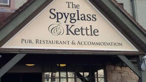 A sign for 'The Spyglass Kettle' indicating it is a pub, restaurant, and accommodation. - Spy Glass & Kettle Hotel (Bournemouth)