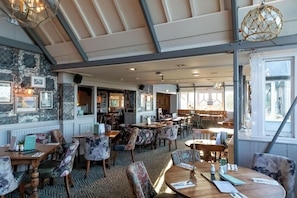 Dining - Spy Glass & Kettle Hotel (Bournemouth)