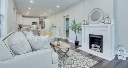 Blue Bungalow! Wonderful 4-bedroom house in charming Augusta