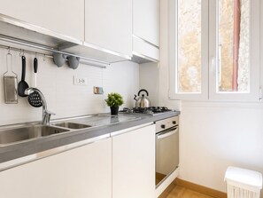 Private kitchen - New Listing! Vicolo della Palomba 2 Bed Flat near Piazza Navona (Roma)