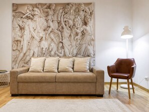 Living area - New Listing! Vicolo della Palomba 2 Bed Flat near Piazza Navona (Roma)