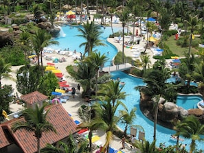 Pool - Oceanview-Relaxing 2-bedroom resort. River pool. Walk to restaurants. (Noord)