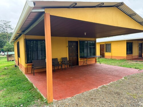 Ticary Natural Homes House for up to 4 guests near the river with WiFi,parking