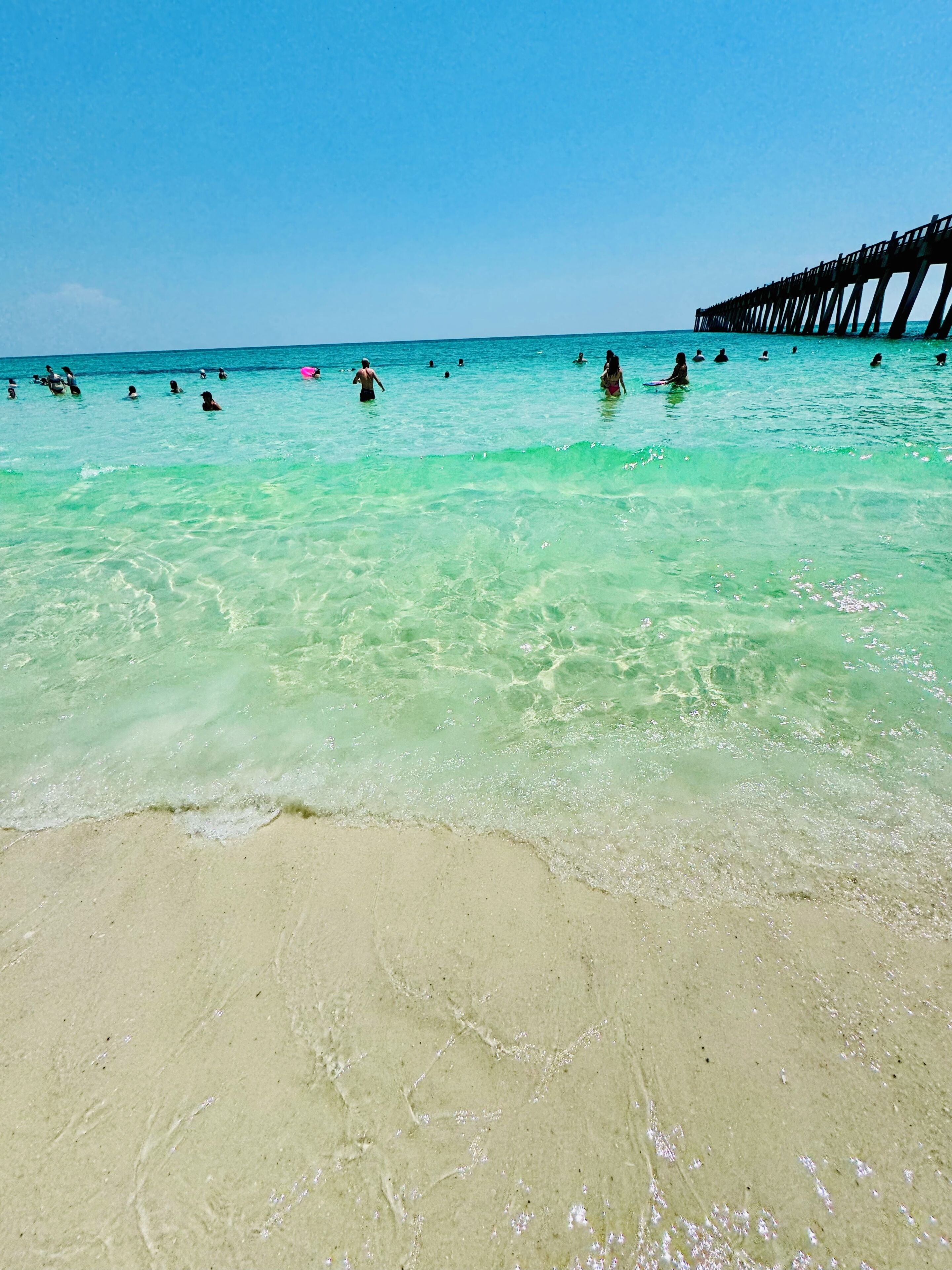 Una playa cerca, sillas reclinables de playa