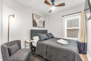 3 bedrooms, desk, iron/ironing board, free WiFi