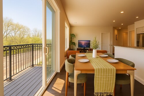 Chevy Chase  414  3BR