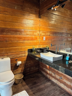 Maison Deluxe, vue lac | Salle de bain