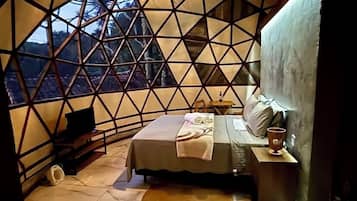 Deluxe Double Room, Garden View