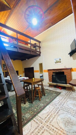 Family Double or Twin Room, Mountain View | Interior - Pousada Domos Serra do Sol (Monte Verde)