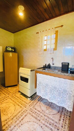 Family Double or Twin Room, Mountain View | Private kitchen - Pousada Domos Serra do Sol (Monte Verde)