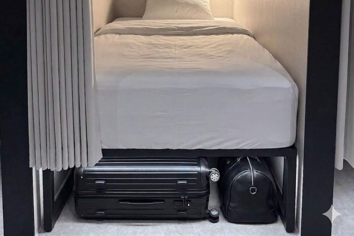 Free WiFi, bed sheets