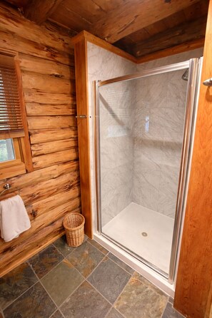 Hair dryer, towels, soap, shampoo - Lake George Direct Waterfront with Dock for Boat Sleeps 10 (Putnam Station)