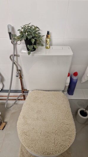 Maison, 2 chambres, vue jardin | Salle de bain