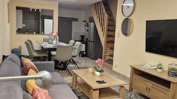 House, 2 Bedrooms, Garden View | Living area