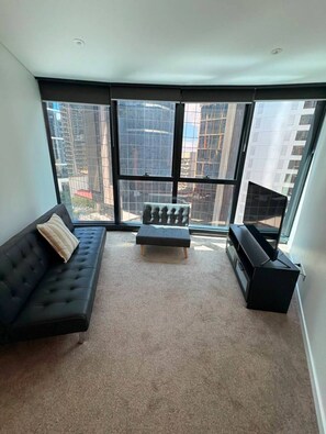 Living area - Modern 1 Bedroom Unit with Futon (Brisbane City)