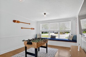 Games room - Entire Coastal Home with Game Room Near Beaches (Largo)