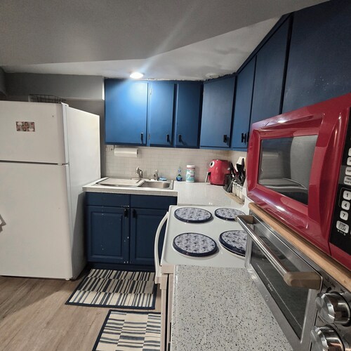 Cozy 1-bedroom apartment in welcoming Troy with AC