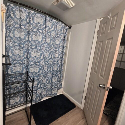 Cozy 1-bedroom apartment in welcoming Troy with AC