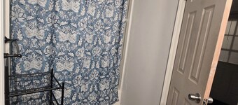 Cozy 1-bedroom apartment in welcoming Troy with AC
