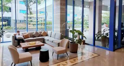 Luxury Studio in 38 Park Ave IT PARK