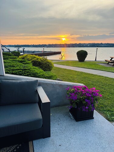  Luxury Waterfront 2 BR Condo on the St. Lawrence River