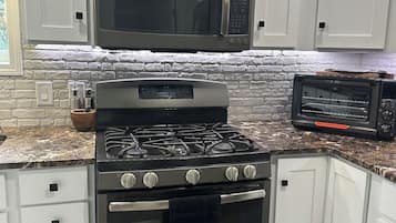 Microwave, oven, stovetop, dishwasher