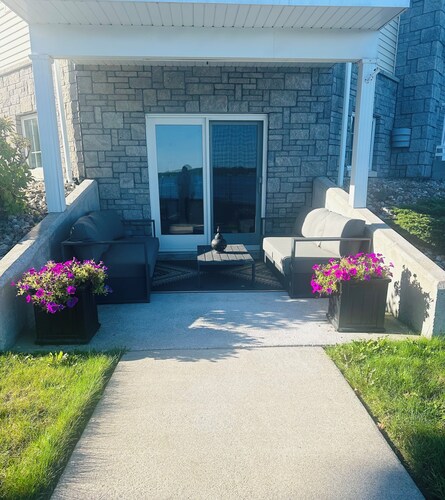  Luxury Waterfront 2 BR Condo on the St. Lawrence River