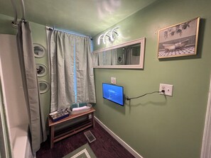 Interior - Cozy down town valpo home. (Valparaiso)