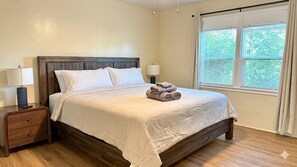 2 chambres, fer et planche à repasser, Wi-Fi, draps fournis